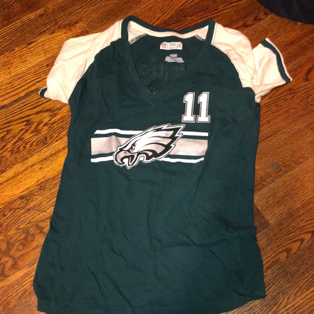 carson wentz green eagles tee